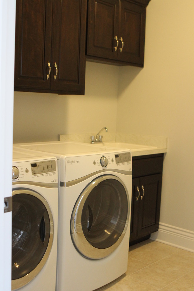 Inspiration for a transitional laundry room remodel in Chicago