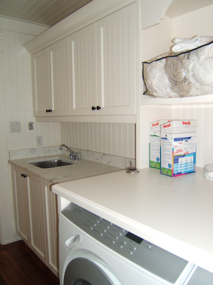 This is an example of a country utility room in Toronto.