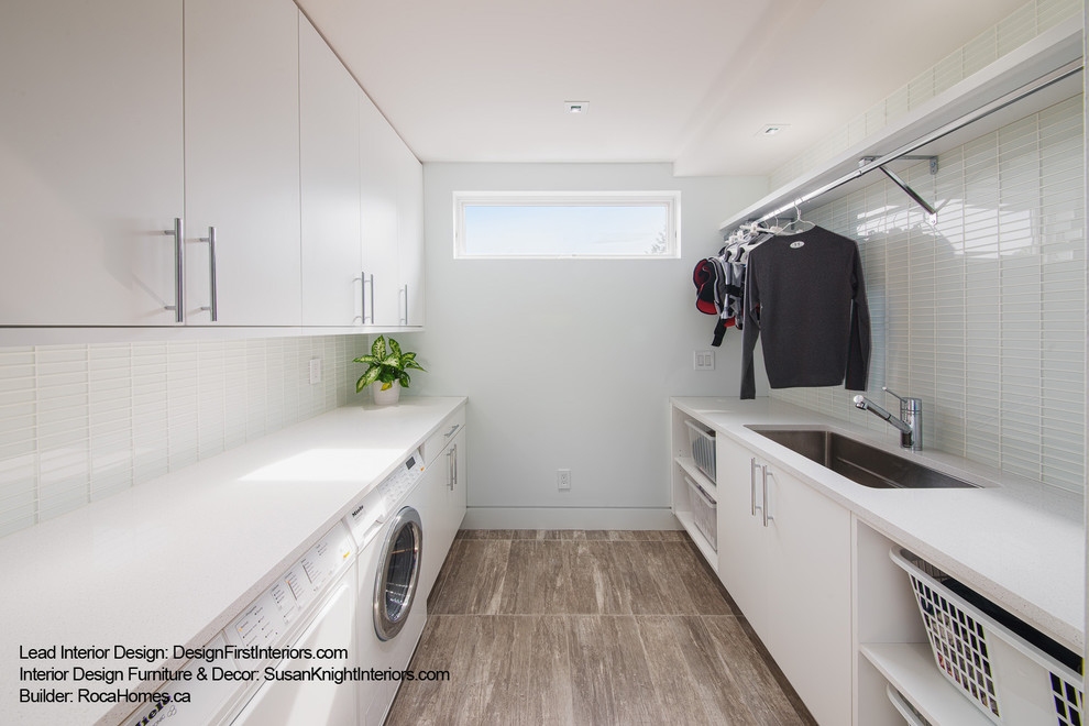 This is an example of a contemporary utility room in Ottawa.