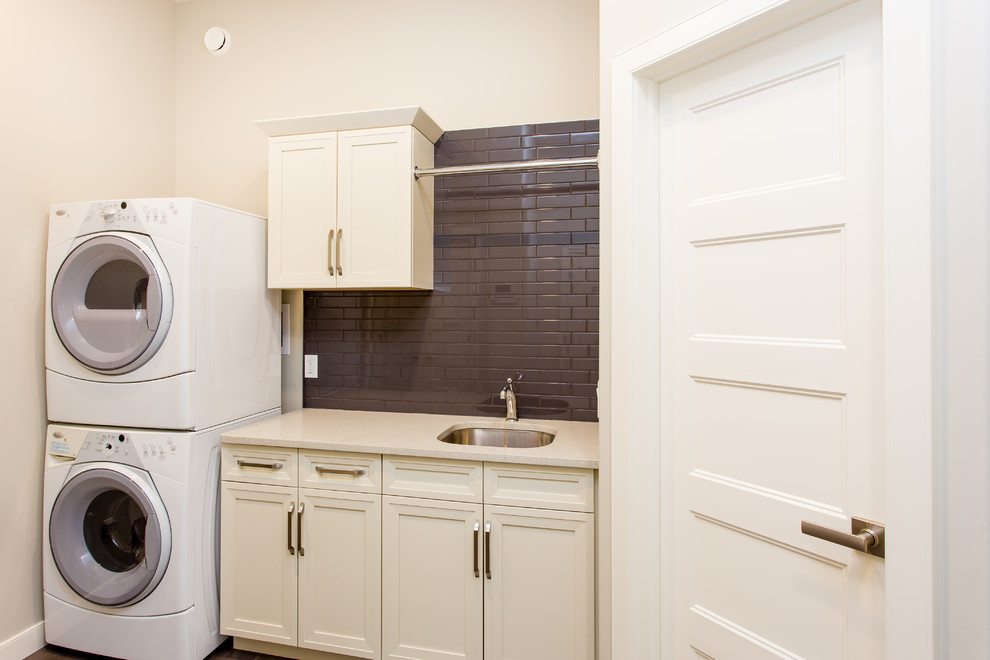 Custom Desert Blume (Cypress County, Medicine Hat) Home Transitional