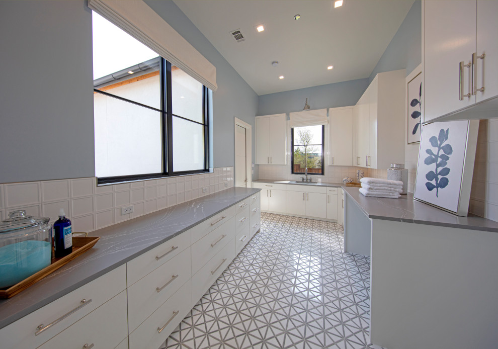 Design ideas for a large contemporary galley separated utility room in Dallas.