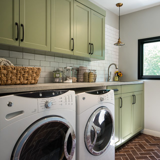 75 Laundry Room with an Utility Sink and Shaker Cabinets Ideas You'll Love  - January, 2024