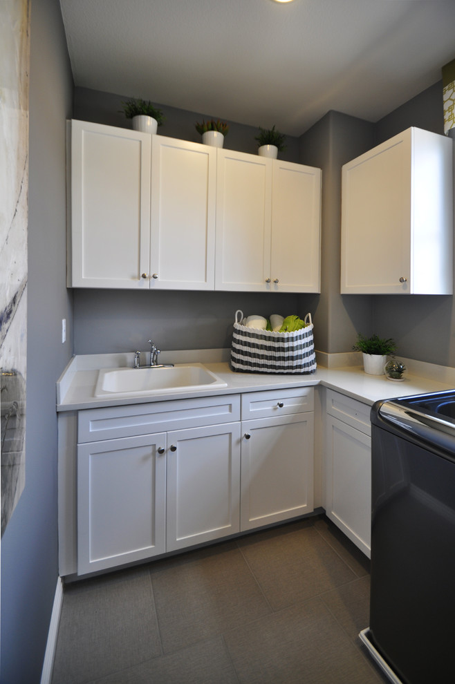This is an example of a traditional utility room in Los Angeles.
