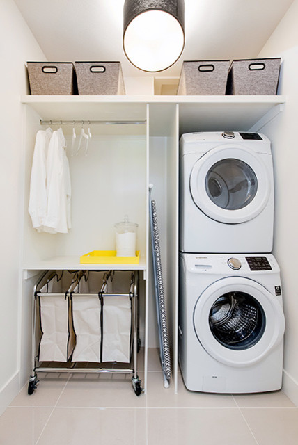 Immagine di una lavanderia minimalista