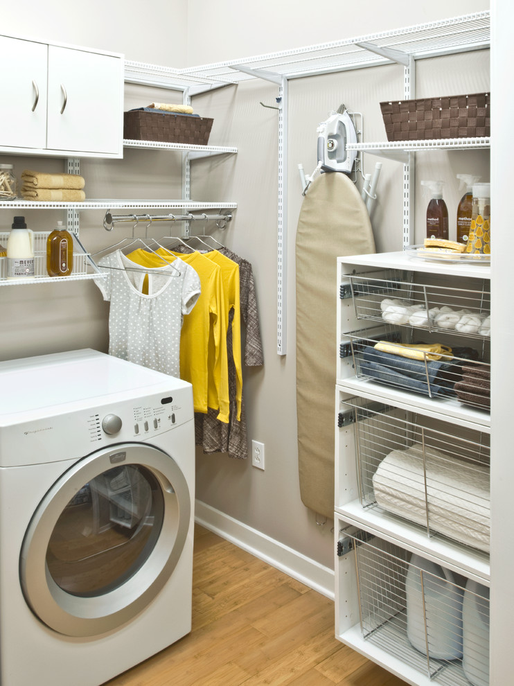 Idee per una lavanderia di medie dimensioni