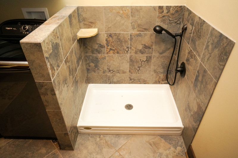 Свежая идея для дизайна: ванная комната в стиле рустика - отличное фото интерьера