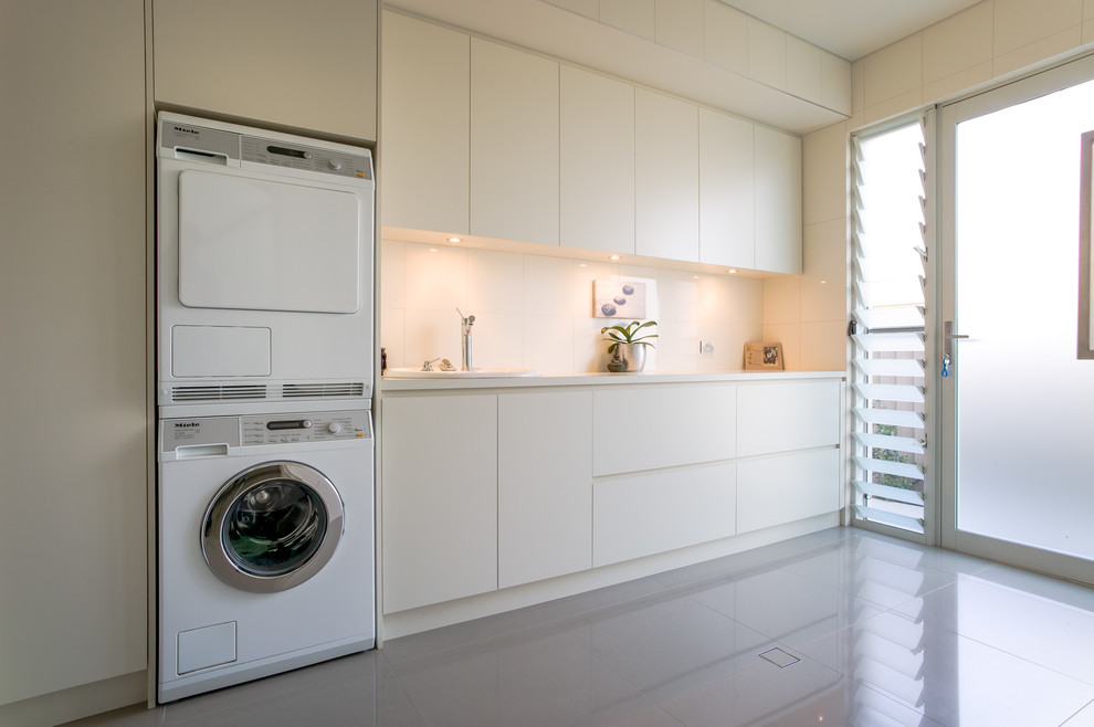 Example of a laundry room design in Sydney