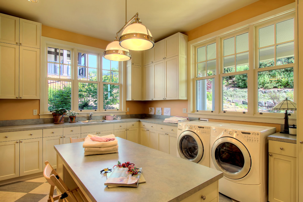 Inspiration for a classic utility room in Seattle.