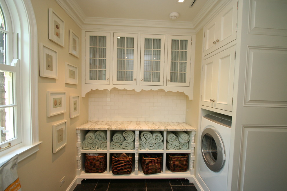Laundry room - traditional laundry room idea in Chicago