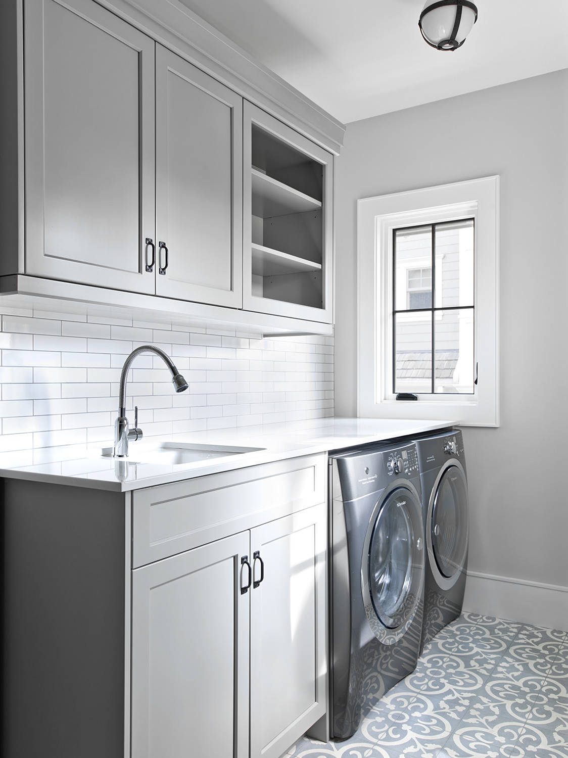https://st.hzcdn.com/simgs/pictures/laundry-rooms/hinsdale-showhouse-cynthia-lynn-photography-img~28b1ce8f0b2be5f8_14-7138-1-41d47ea.jpg