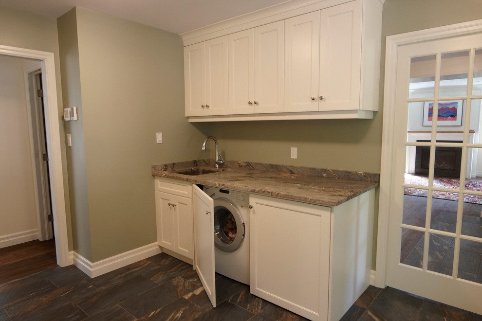 Design ideas for a classic utility room in Toronto.