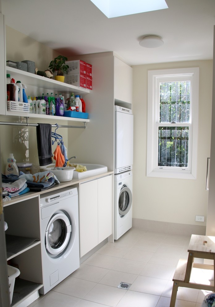 Inspiration for a contemporary laundry room remodel in Sydney