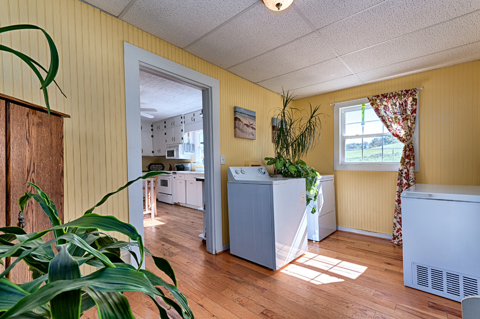 Country utility room in Other.