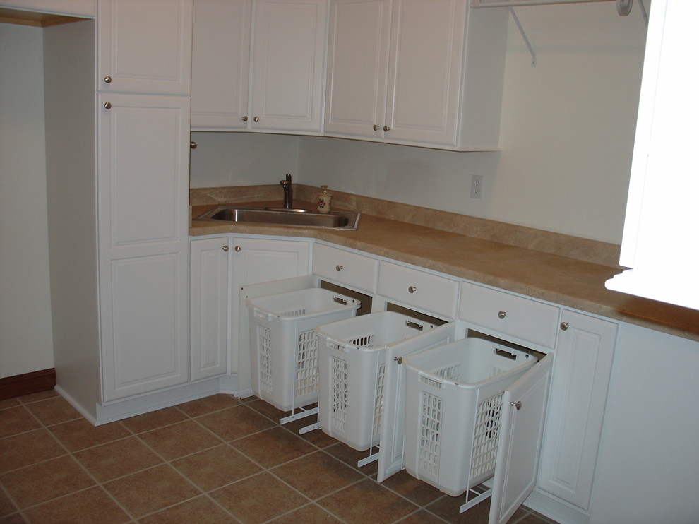 Ivy Traditional Laundry Room Cedar Rapids by Kim Petersen