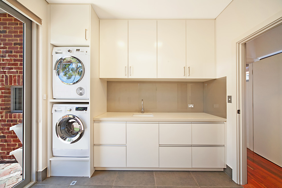 Kalgoorlie St, Mt Hawthorn Contemporary Laundry Room Perth by