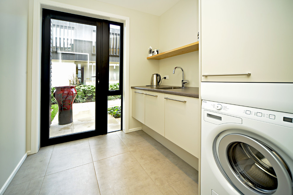 Karaka Urban Contemporary Laundry Room Auckland by Totalbuild