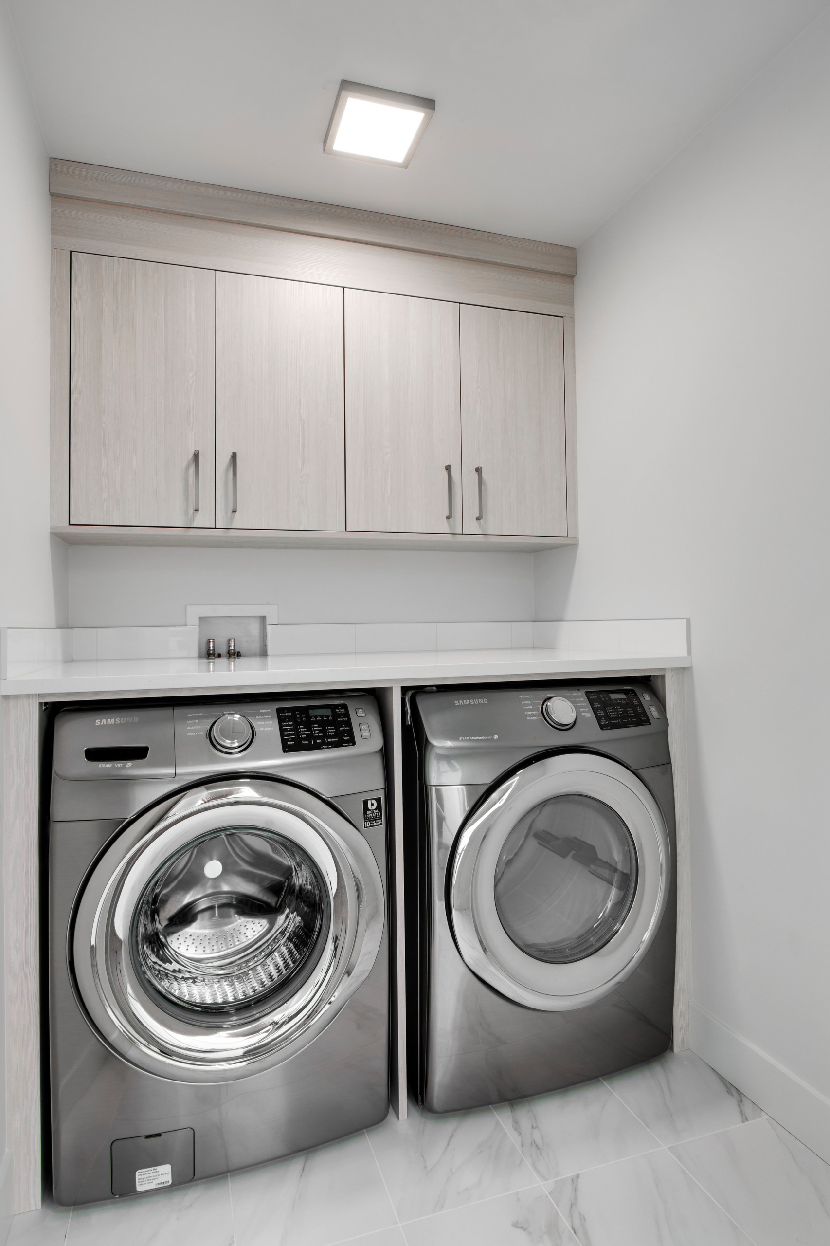 https://st.hzcdn.com/simgs/pictures/laundry-rooms/killarney-residence-dreamspace-interiors-corp-img~2e01690e065742e8_14-4510-1-a6c6180.jpg