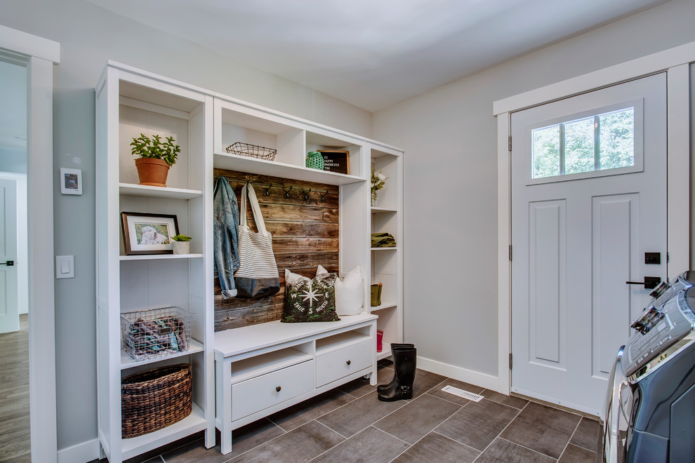 Design ideas for a classic utility room in Calgary.