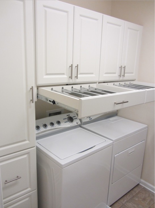 Example of a laundry room design in Miami