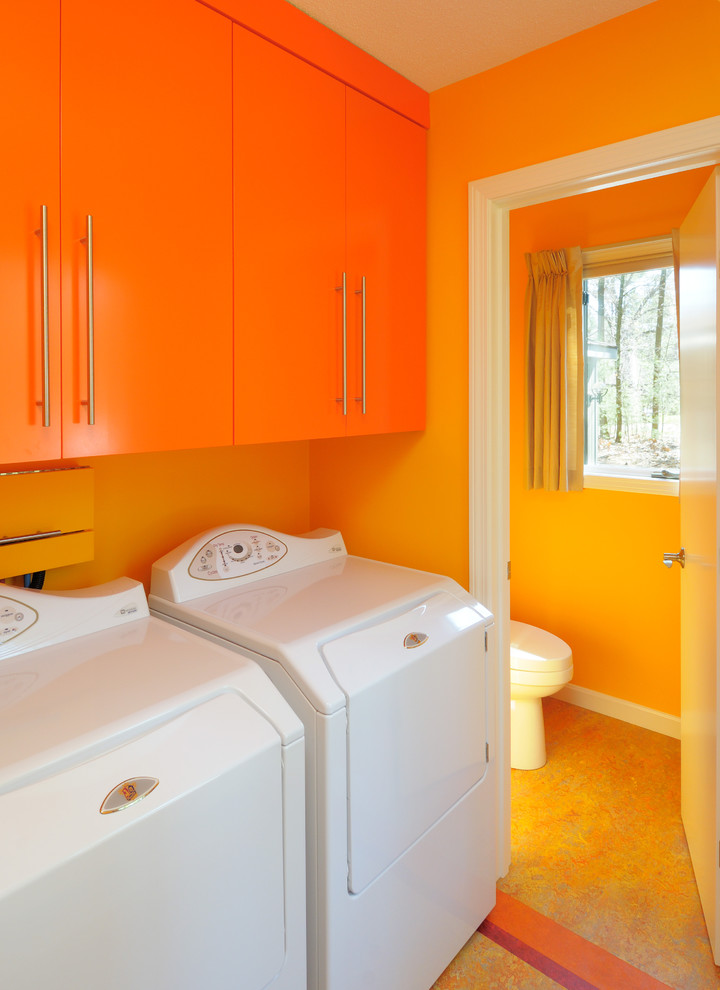 Example of a minimalist laundry room design in Boston
