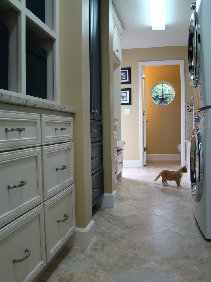 Design ideas for a traditional utility room in Orlando.