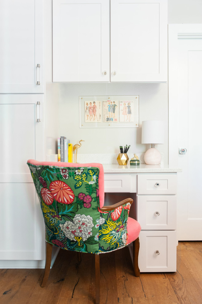 Laundry room - transitional laundry room idea in Nashville