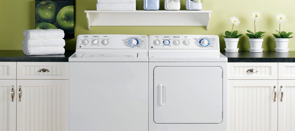 Example of a farmhouse laundry room design in Louisville