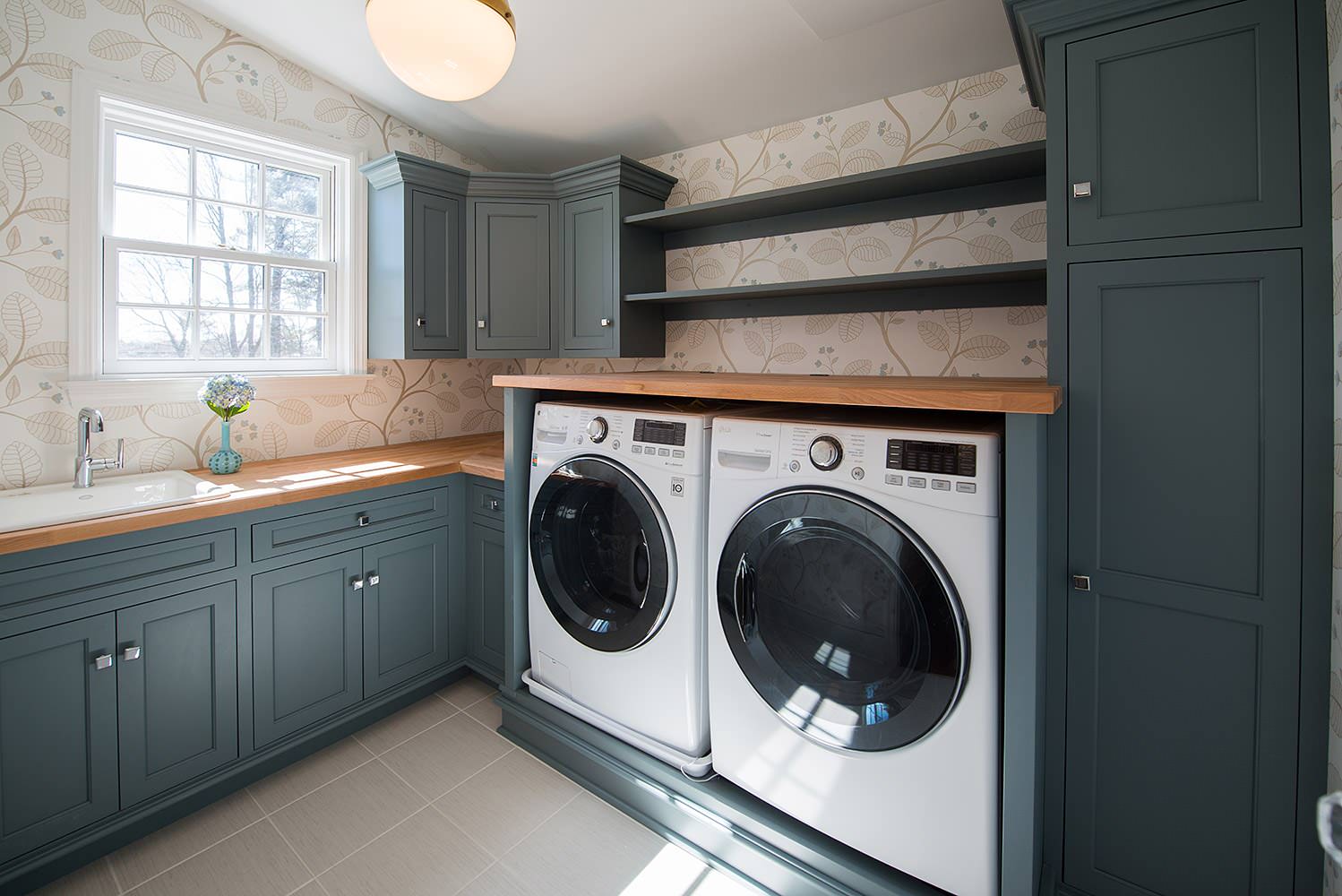 DIY Wood Plank Laundry Room Countertop - Blue i Style