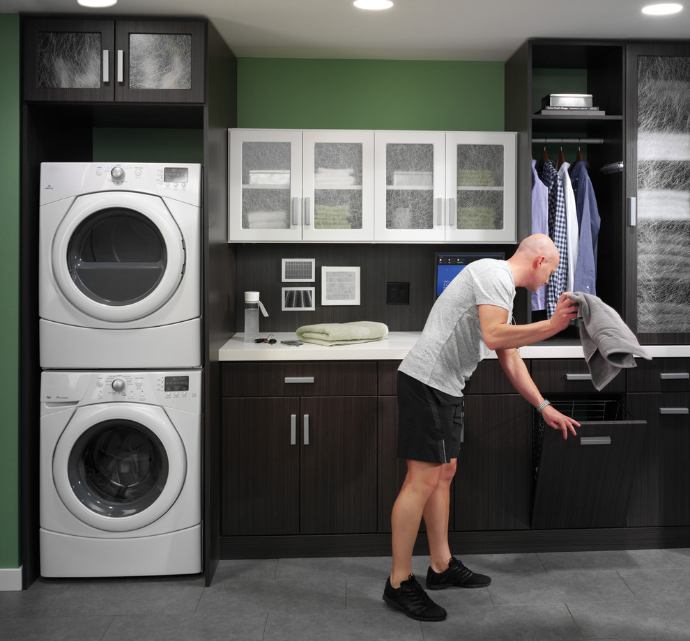 Example of a classic laundry room design in Denver
