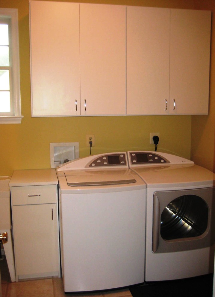Photo of a contemporary utility room in Baltimore.