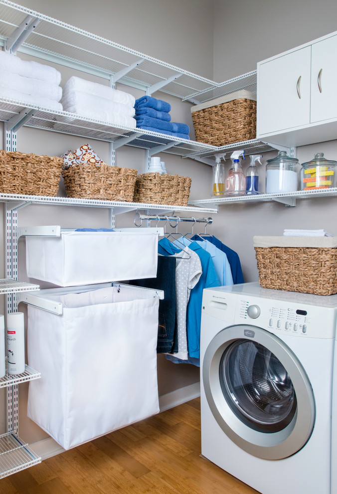 Example of a minimalist laundry room design in Cincinnati