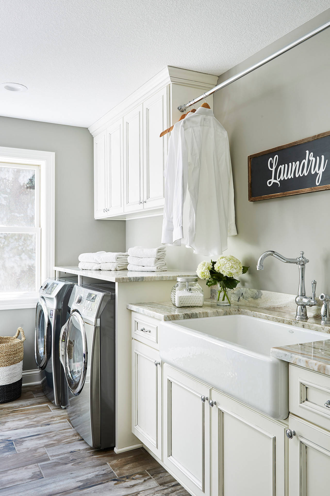 75 Laundry Room with a Farmhouse Sink Ideas You'll Love - September, 2023 |  Houzz