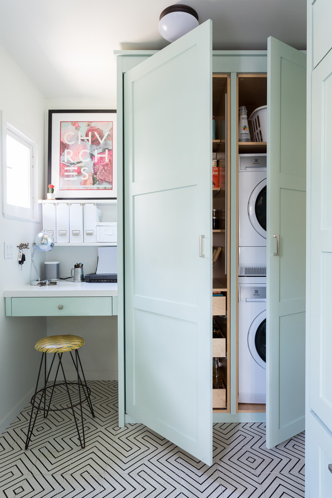 Laundry room - eclectic laundry room idea in Los Angeles