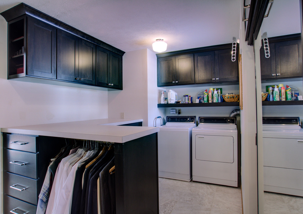 Minimalist laundry room photo in Other