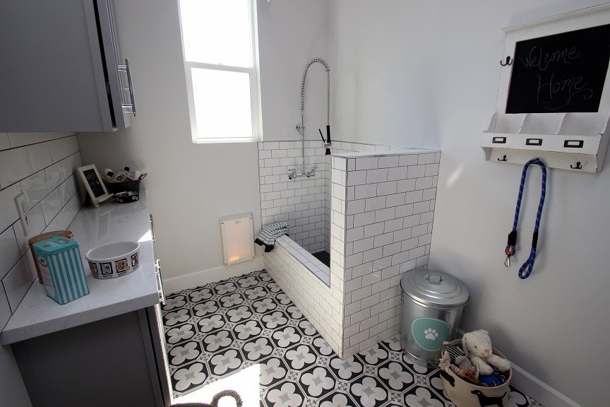 Photo of a classic utility room in Phoenix.