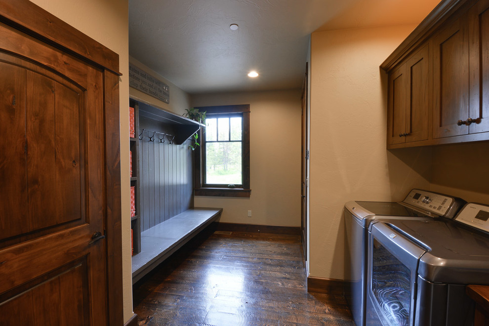 Design ideas for a traditional utility room in Other.