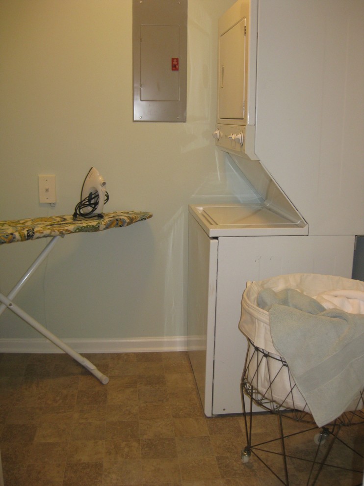 Model Home - Transitional - Laundry Room - Raleigh - by Brian H Murray ...
