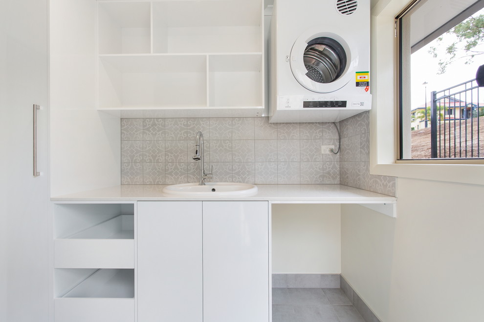 Inspiration for a contemporary laundry room remodel in Brisbane