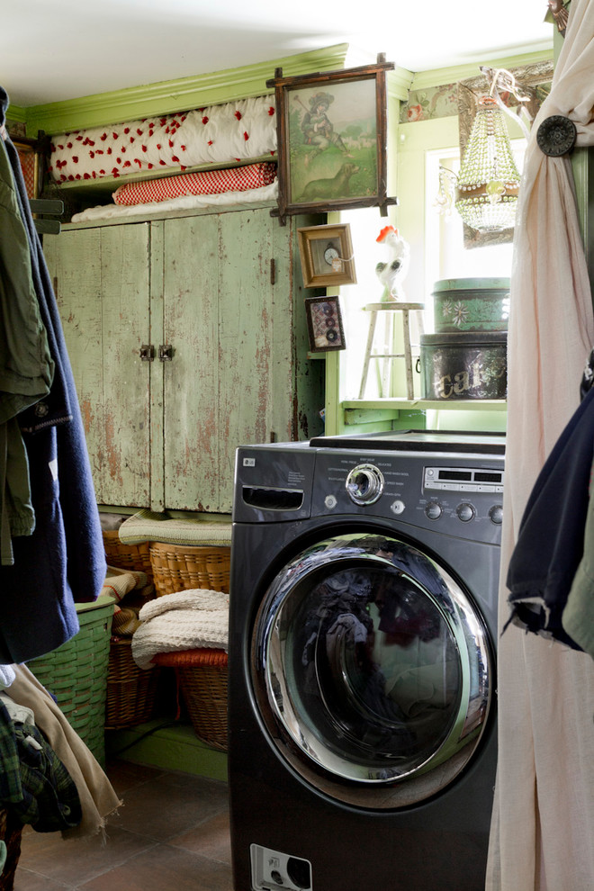 Immagine di una lavanderia shabby-chic style