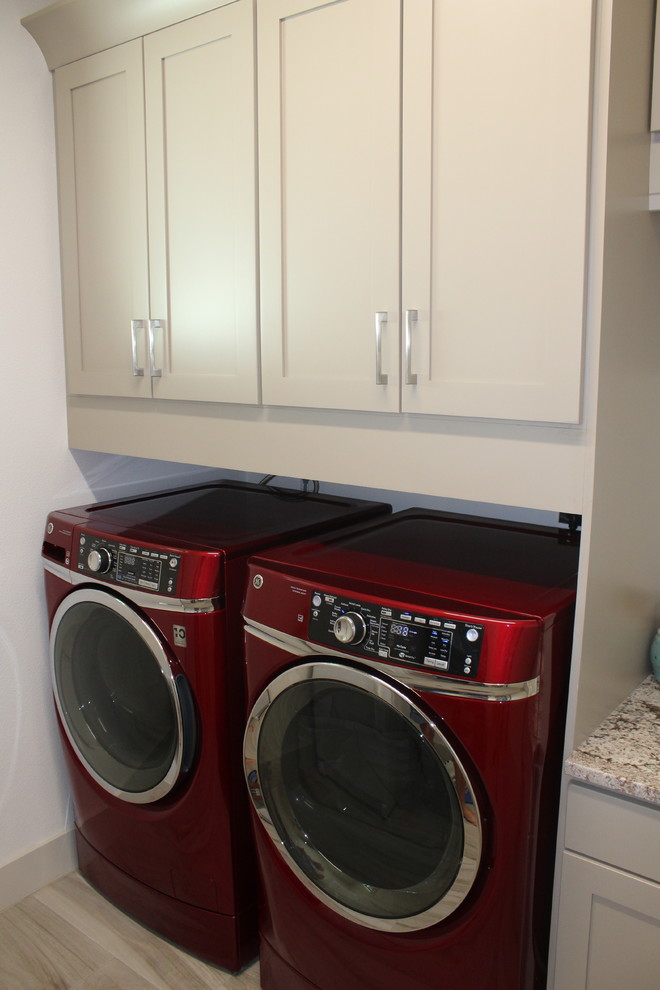 Laundry room - laundry room idea in Other