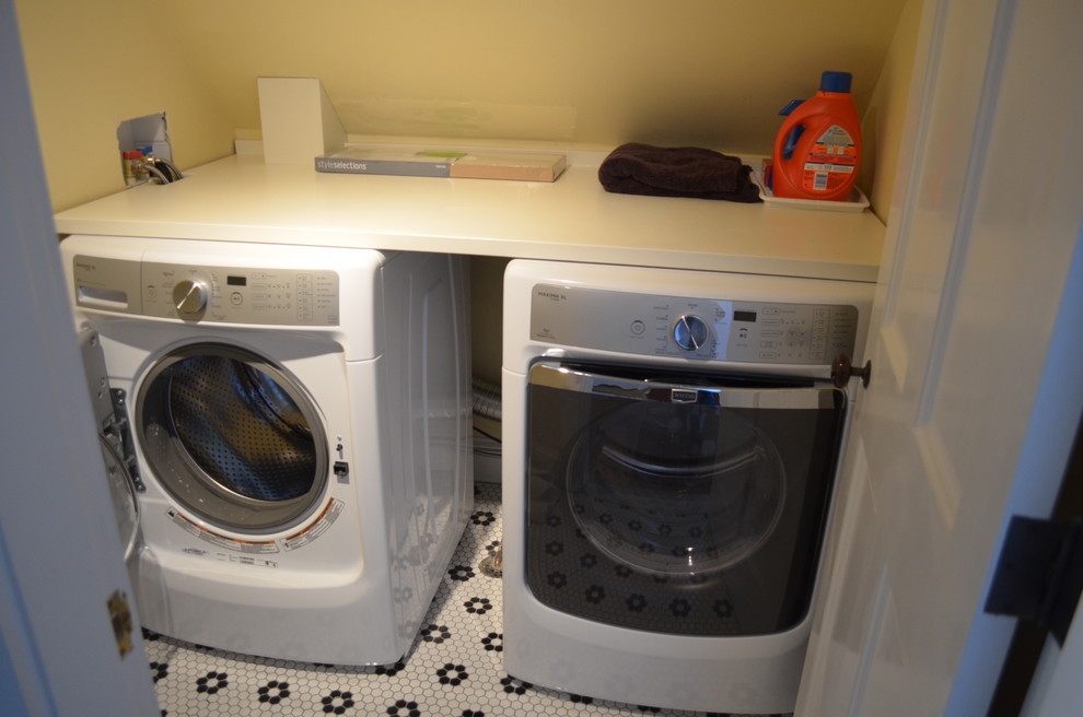 Example of a classic laundry room design in Boston