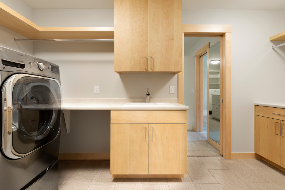 Design ideas for a midcentury utility room in Minneapolis.
