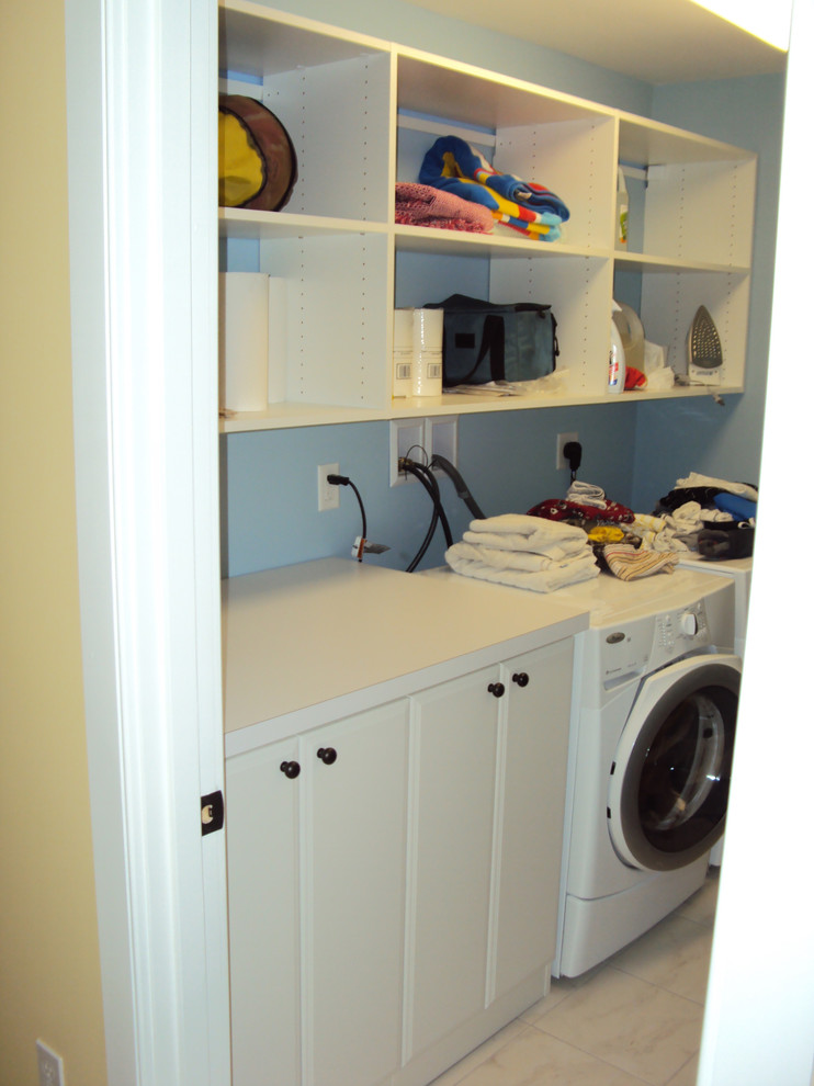 Laundry room - contemporary laundry room idea in Providence