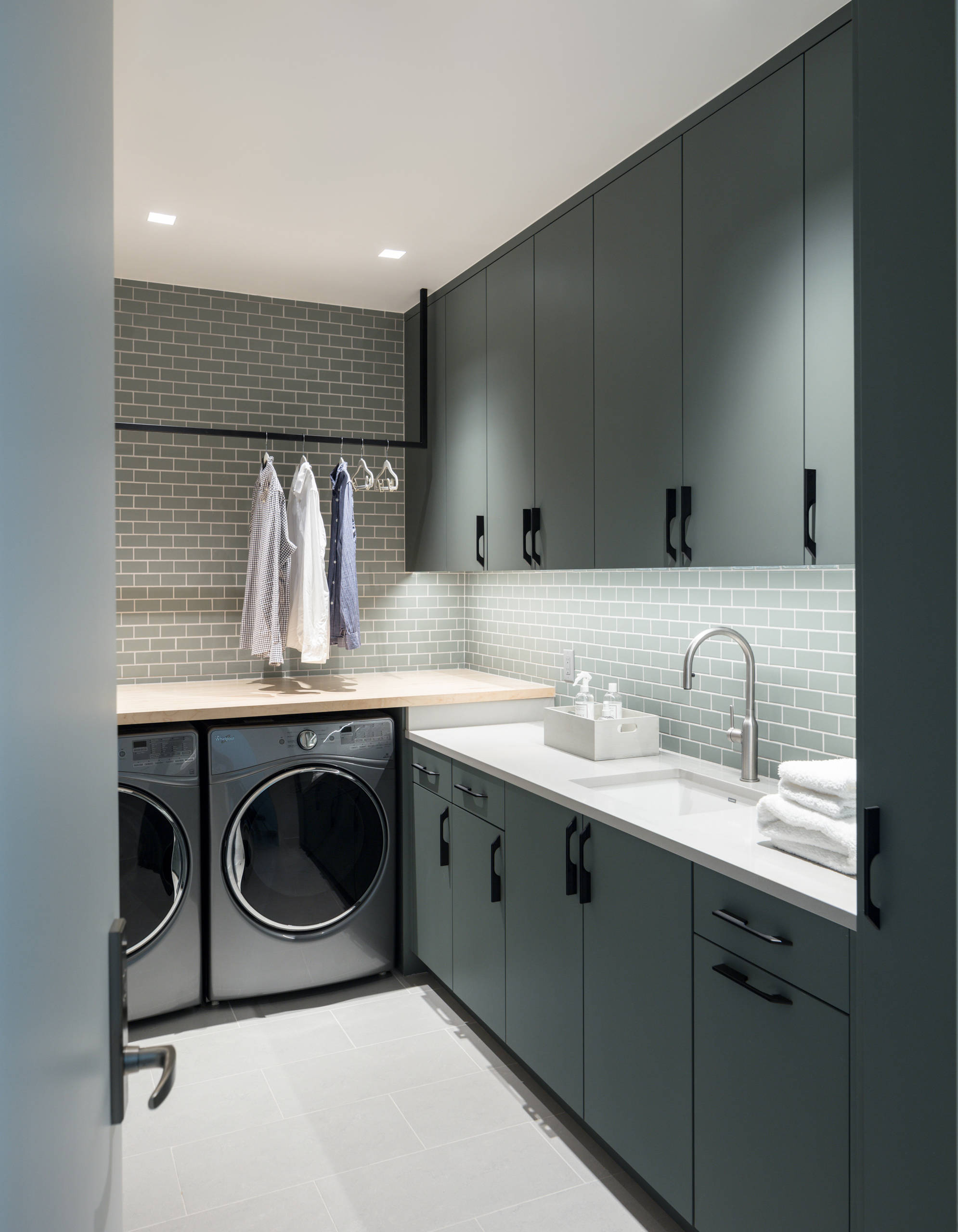 75 Beautiful Utility Room with Grey Cabinets Ideas and Designs