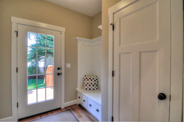 Design ideas for a classic utility room in Portland.