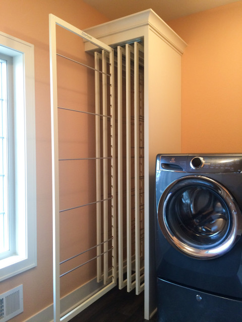 Simple Cabinet Design - Austin TX - Traditional - Utility Room - Milwaukee  - by DryAway by Jilidoni Designs | Houzz IE