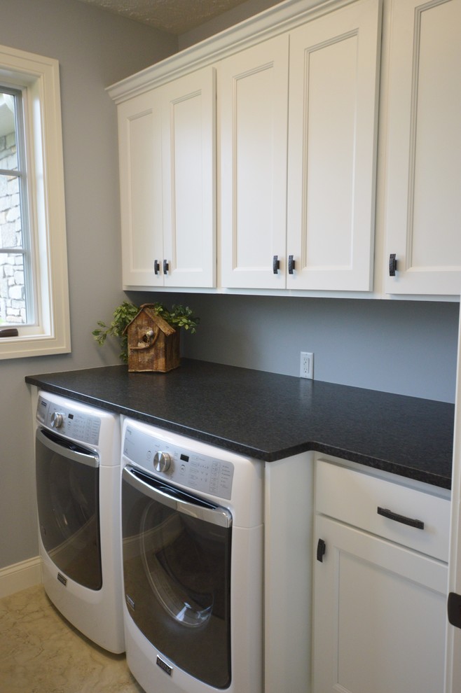 Example of a laundry room design in Detroit