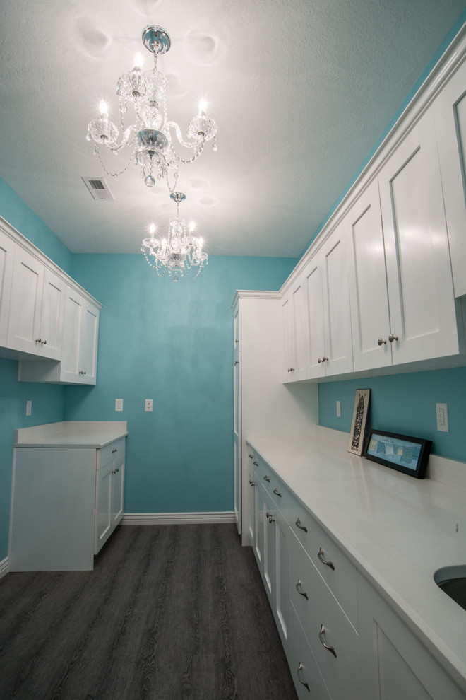 Example of a classic laundry room design in Salt Lake City