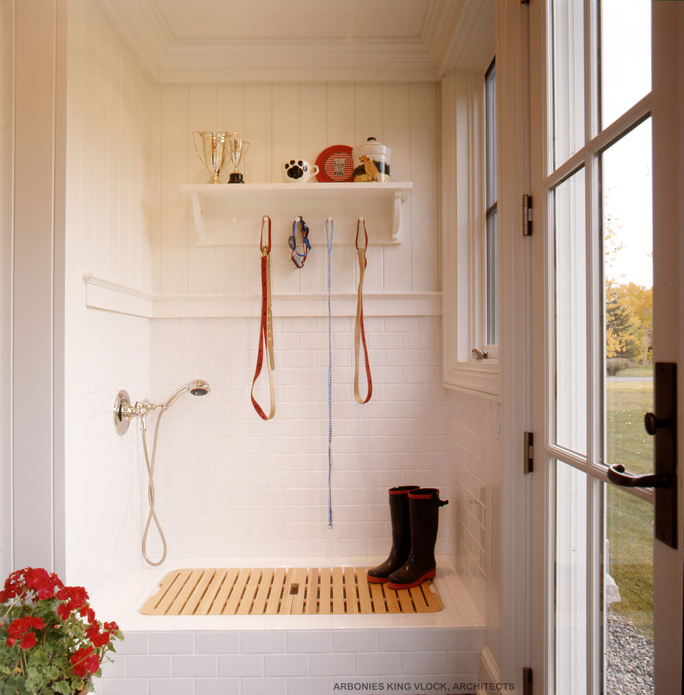 Design ideas for a traditional utility room in Bridgeport.