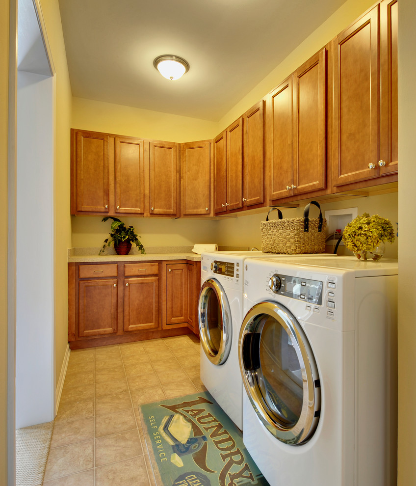 This is an example of a traditional utility room in Philadelphia.